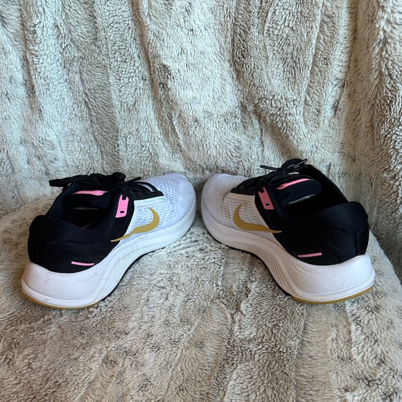 Nike Structure 24 Women's Road Running Shoes. Size 9 - Picture 4 of 7